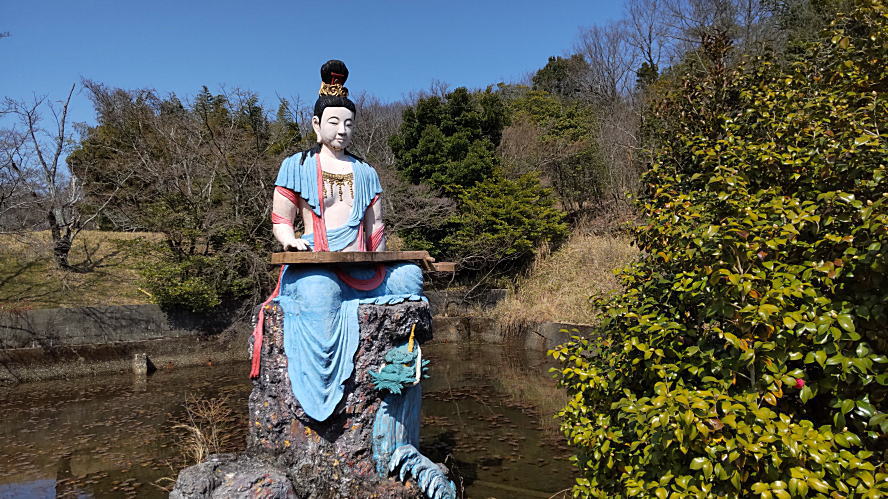 縁結びの弁財天女